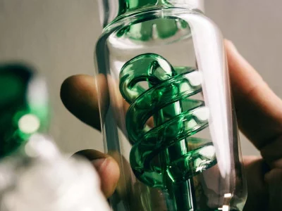 How to make a bong with your own hands